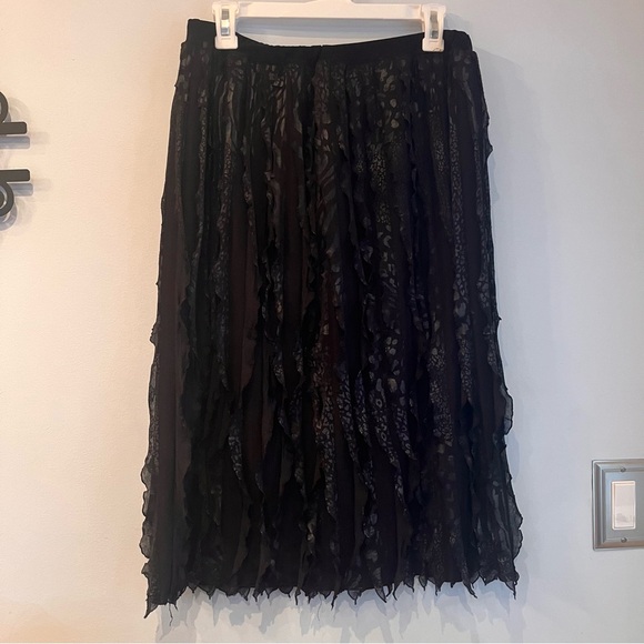 black ruffle skirt - Picture 1 of 4